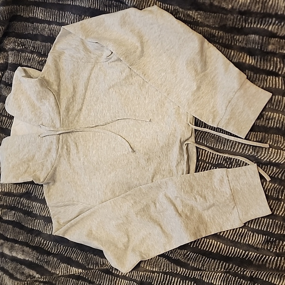 NVGTN Crop Hoodie